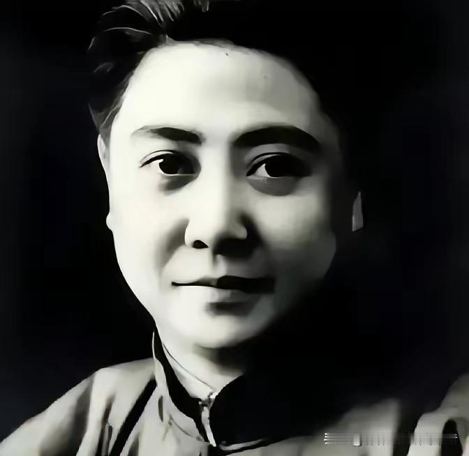 民国时期的传奇女性胡兰畦，是她身居国民党少将高位，却始终心怀家国大义，坚定追随进