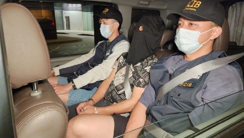 香港海关于周二（31日）展开反私烟行动，一日内接连捣破葵涌及元朗两个私烟贮存仓库