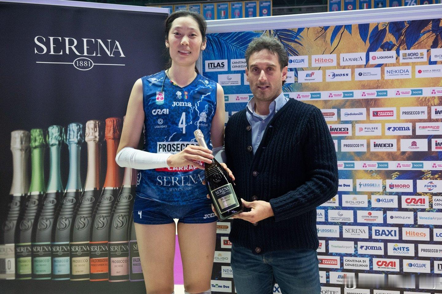 科内官方刚刚发了朱婷对阵圣乔瓦尼荣膺MVP的帖子。朱婷12分单场mvp 朱婷