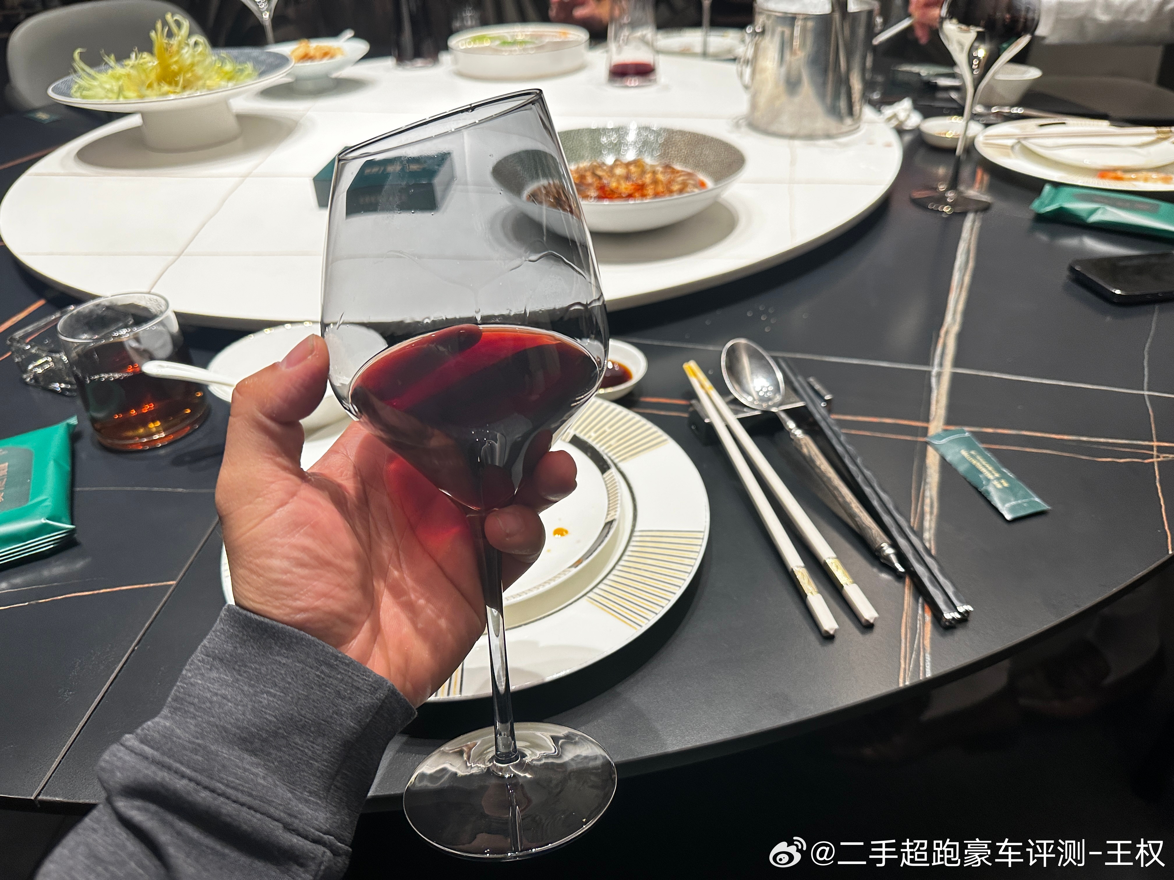 鼻炎困扰我两个多月  这么久第一次喝酒 希望能把我鼻炎喝好[委屈] ​​​