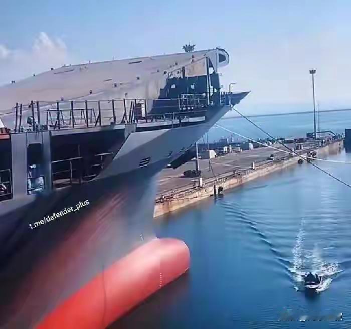 中东这局势越来越紧张了！美国一直武力威慑，伊朗终于出招，4万吨级无人机航母“沙希