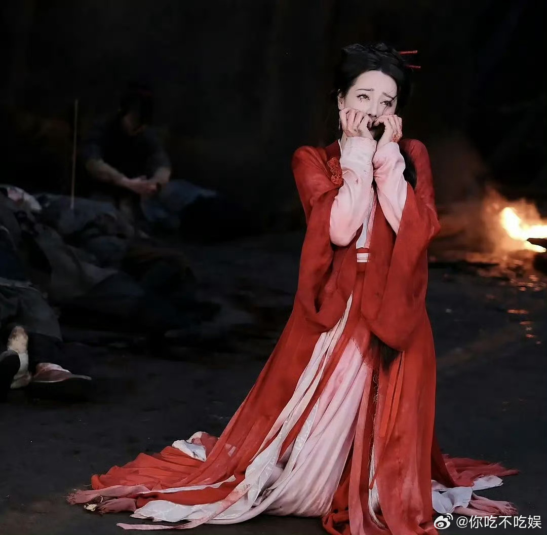 迪丽热巴的演技怎么越来越回去了，现在的演技怎么有点做作 