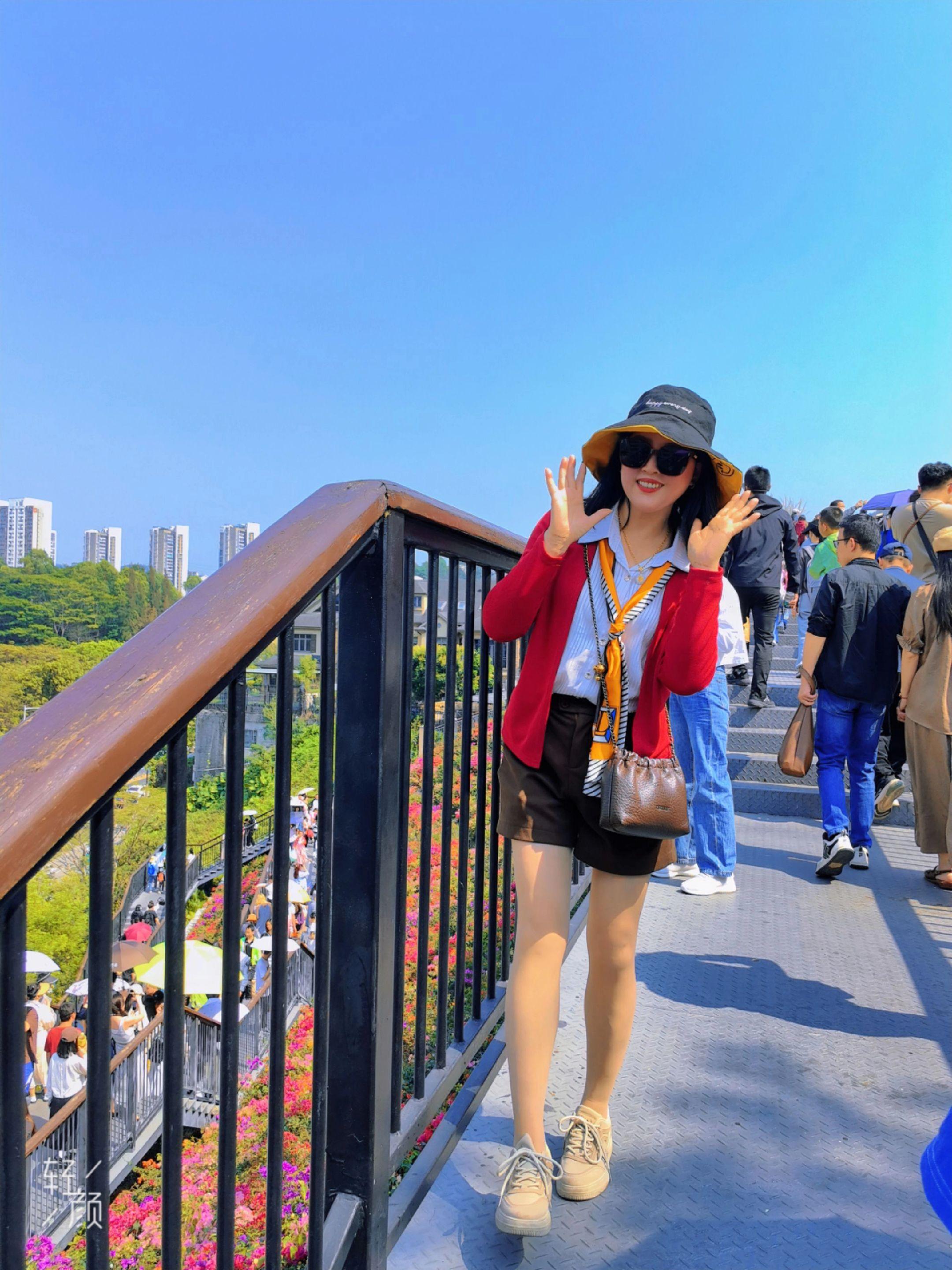 女人要么飒，要么仙，要么雅，要么酷，总之你不能活的像白开水，即无味又无...