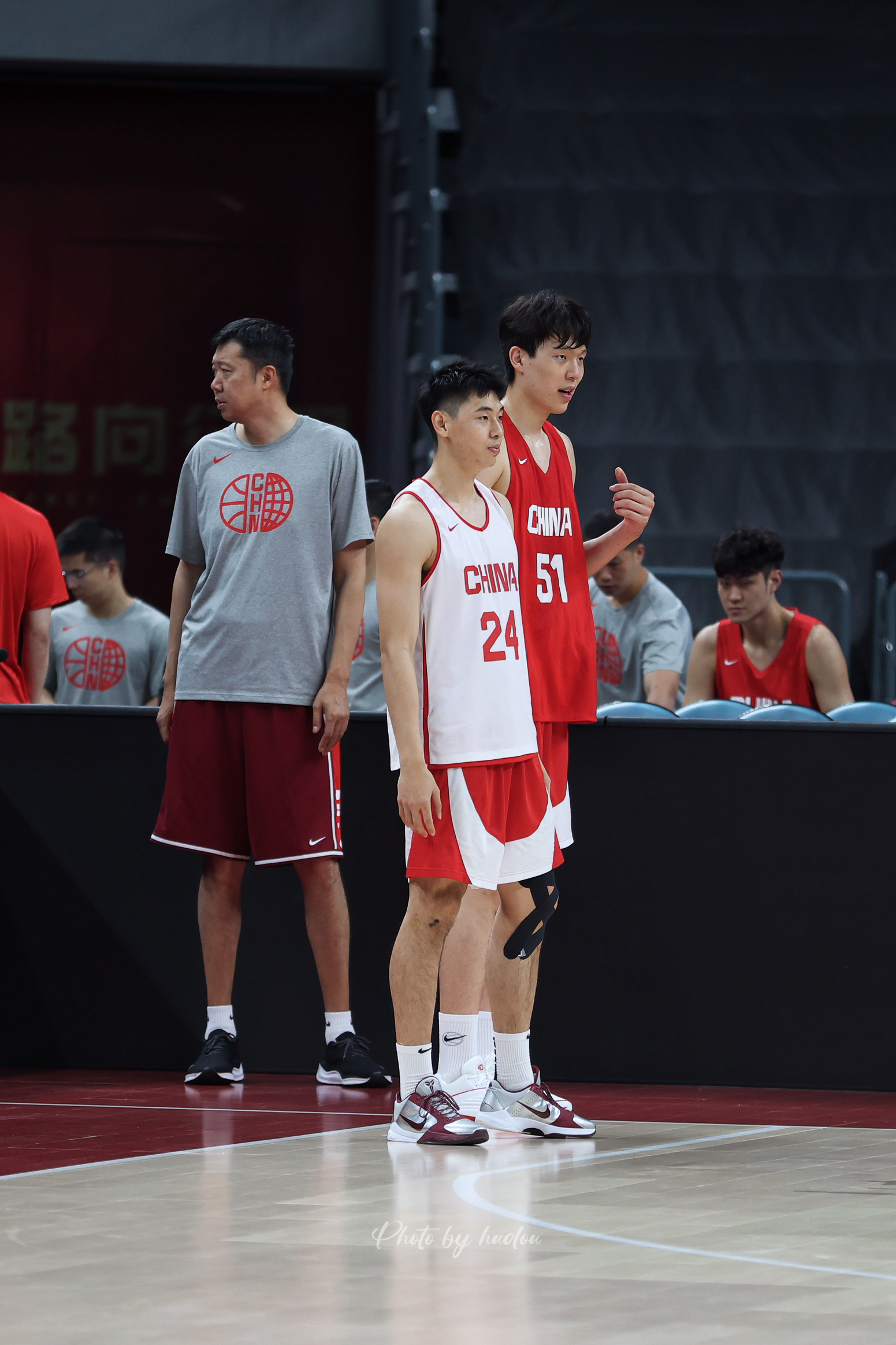 中国男篮今晚对阵荷兰男篮杨瀚森回归后的首次亮相比赛期待一下他的表现中国男篮杨瀚森