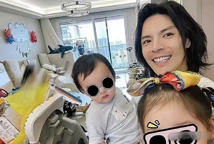 郭碧婷家里乱的一塌糊涂，有小孩儿的家里都这样吗[doge] 