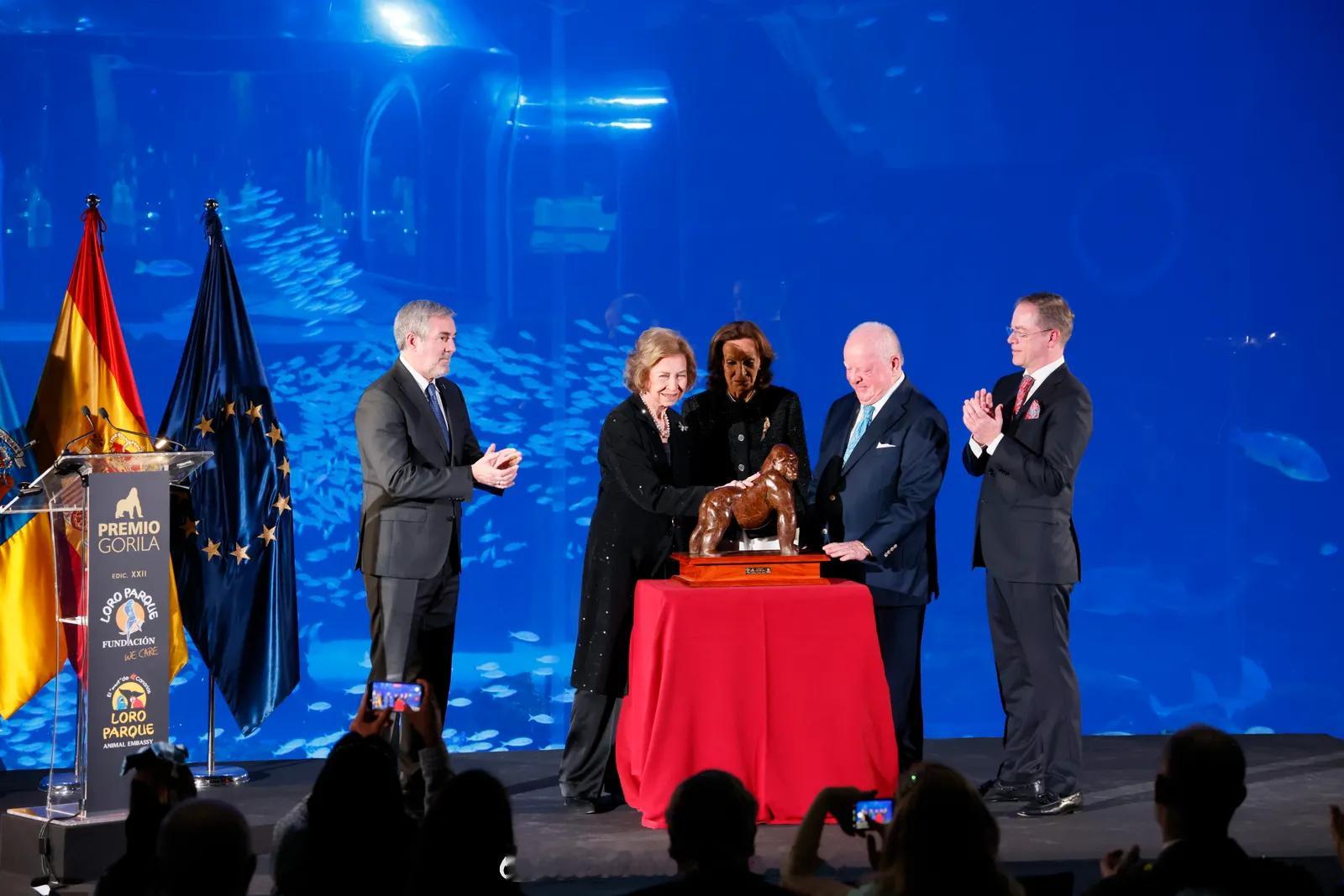 西班牙王室 2月19日，索菲亚王后在大加纳利群岛Poema del Mar水族馆