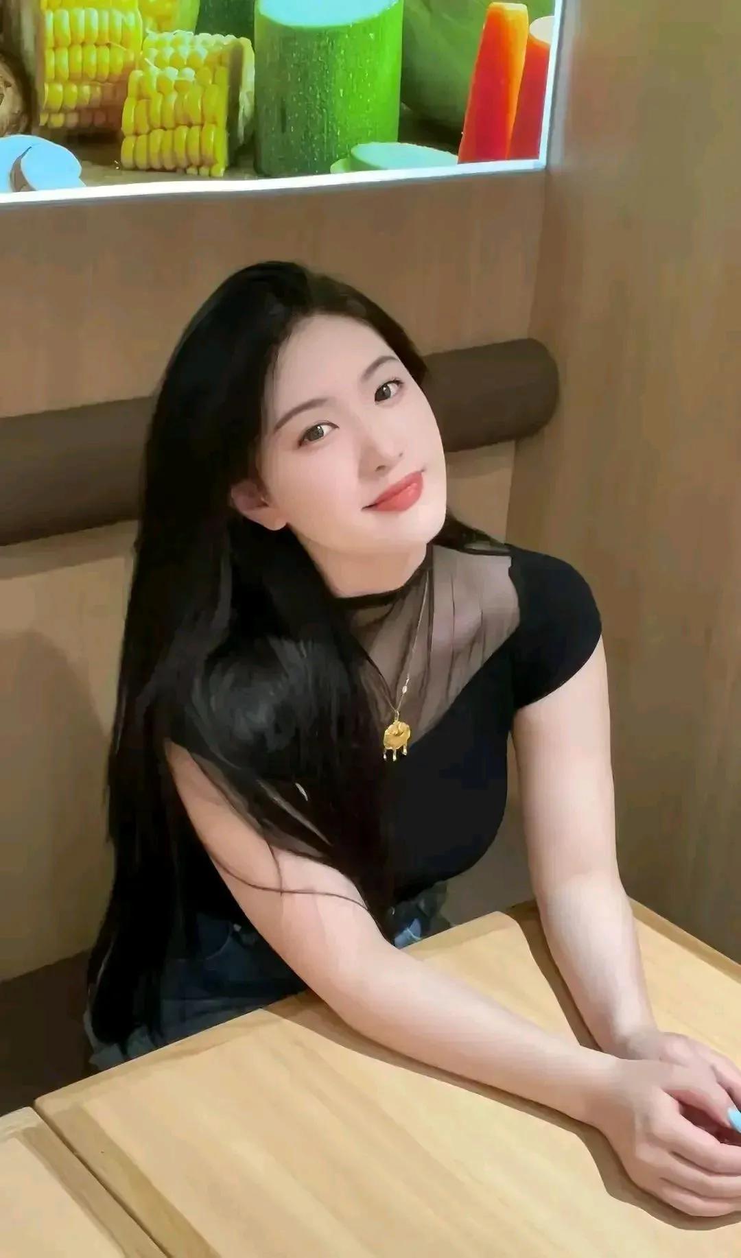 新疆姑娘交往甘肃小伙，这叫新甘情愿，湖南姑娘交往广东小伙，这叫两情湘粤。
你和你