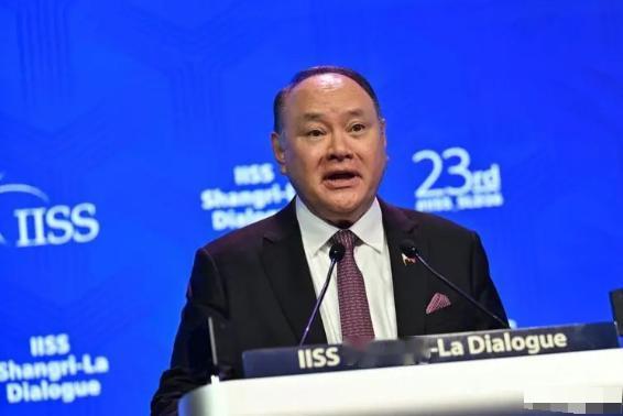 菲律宾彻底炸锅了！万万没想到，他们盼来盼去没等来中国的援助，反而等来了一记重拳制