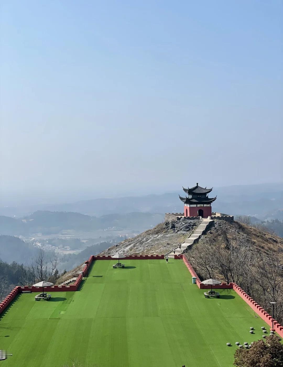 武汉周边1.5h直达｜『安陆白兆山』超详细攻略
📍导航：白兆山东门停车场
停车