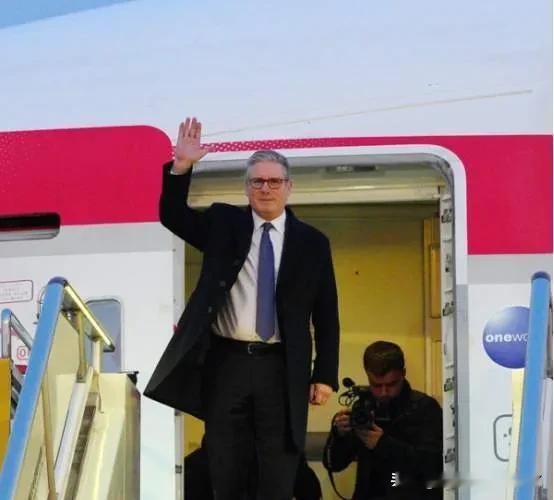 英国《天空新闻》最近的一番话，把该国的定位说得透亮。
 

记者海伦·安·史密斯