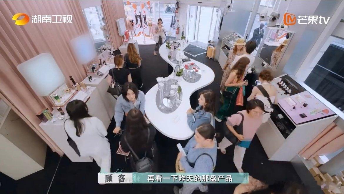 尚雯婕喜提回购的法国客人巴黎合伙人名场面 从“初次试用”到“专程回购”，法国顾客