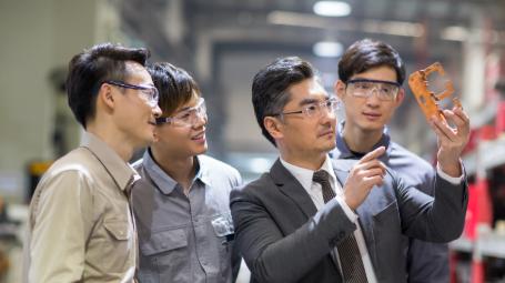 机械专业真的不赚钱？工科比理科赚钱是大实话
湖北的家长和考生，几乎都听过这句话：