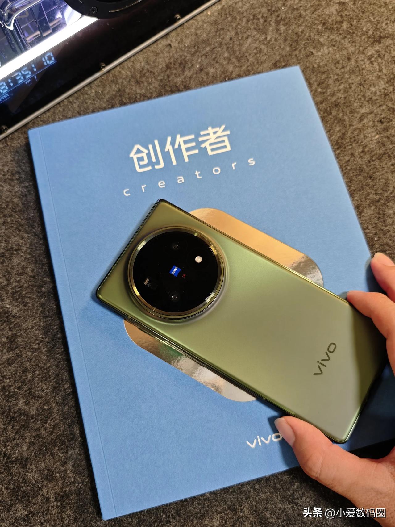 vivo2025创作者杂志：互联网公司还会投入时间和精力做一本实体书，在快餐年代