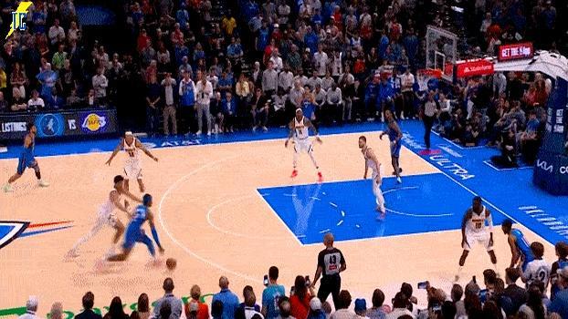 约基奇拿了三双都没用，掘金直接被缺了4个主力的雷霆赛季横扫了。
 
最后2.7秒