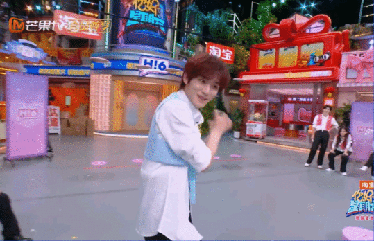 丁程鑫试图贴脸开大魔术师魔术师：我真的会谢！丁程鑫你别太聪明了你好星期六