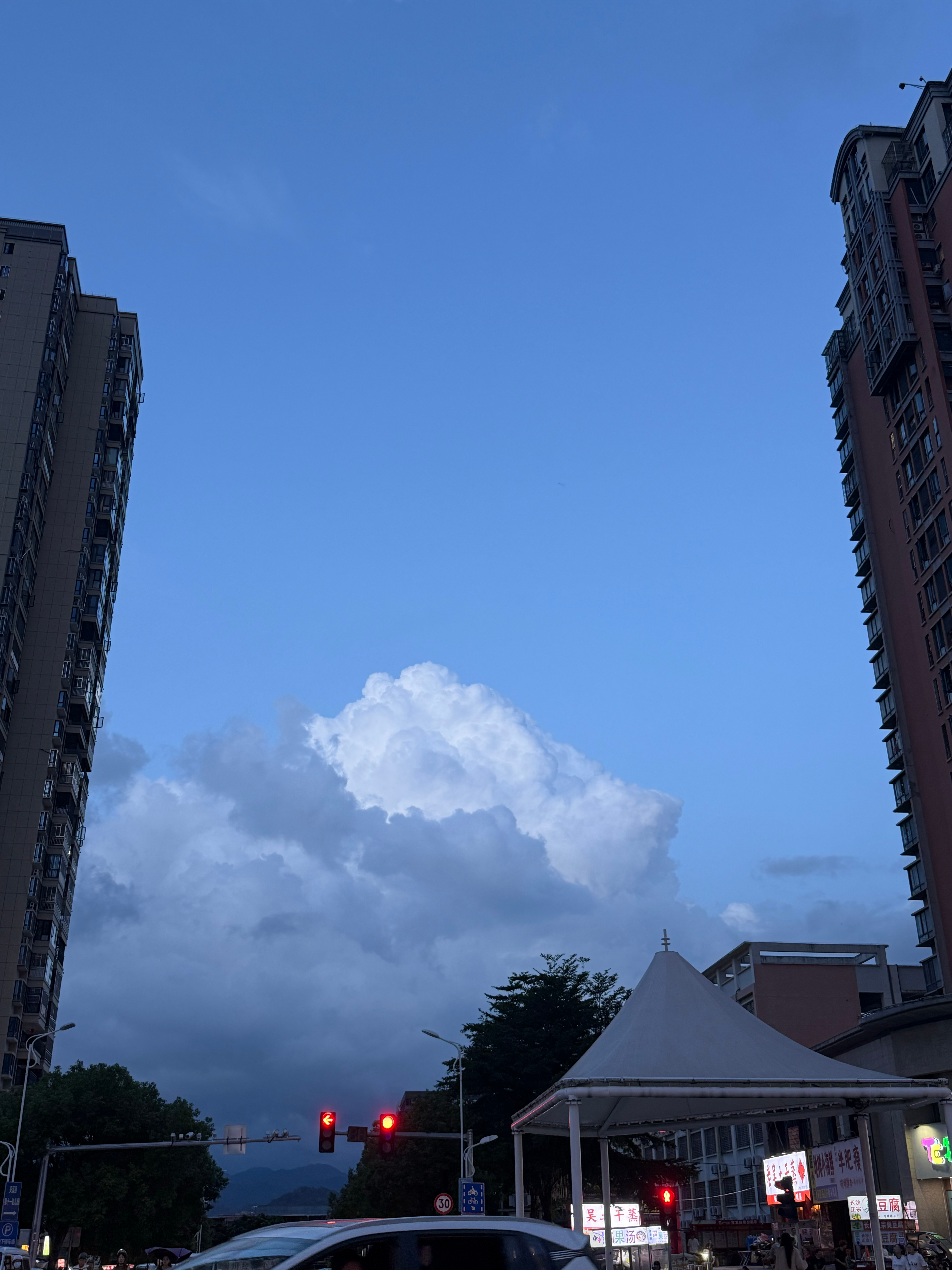 咪带圈圈 咪的的心情差 ​​​