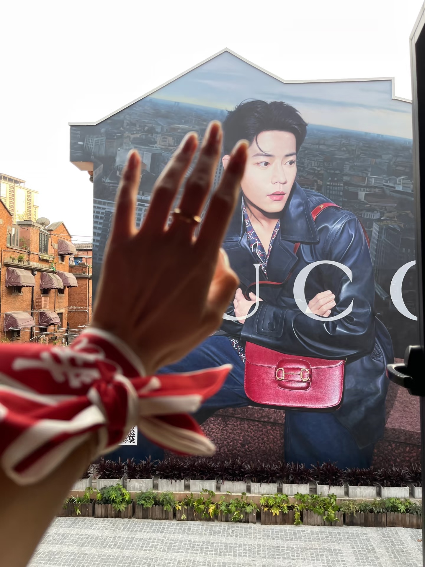 哇嗷～世界名画要来啦跟飞霞姐妹快乐打卡仿佛就在昨天～开森开森今年继续High起来