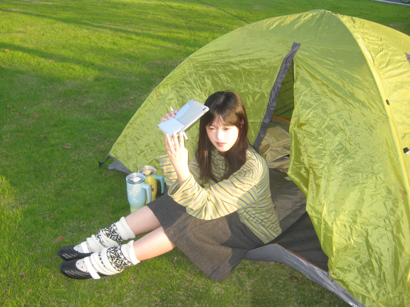 那天下沉广场还有人唱歌 