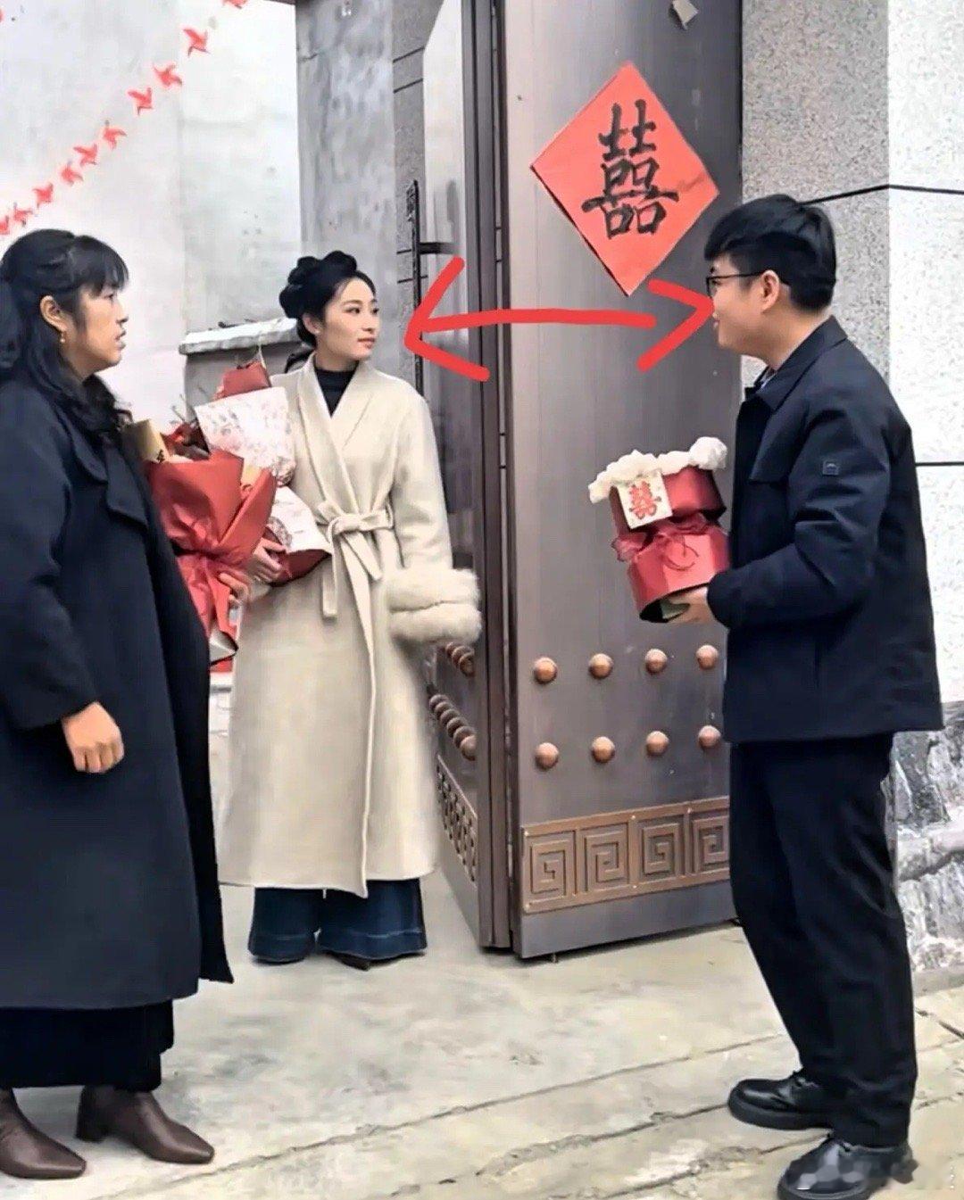 家人们谁懂啊！处了好几年的情侣，因为要订婚，女孩化个妆后男孩竟然不认识了。你说这