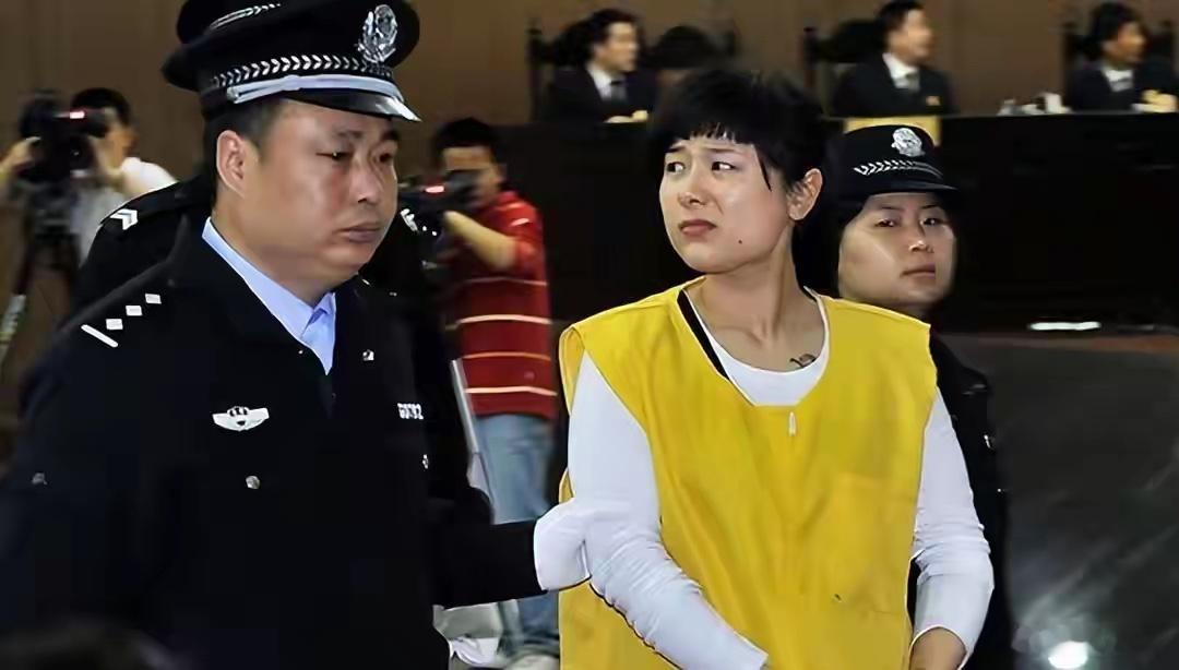 25岁狂砸2亿扫街，30岁沦为死囚，如今狱中竟掏不出300万！ 