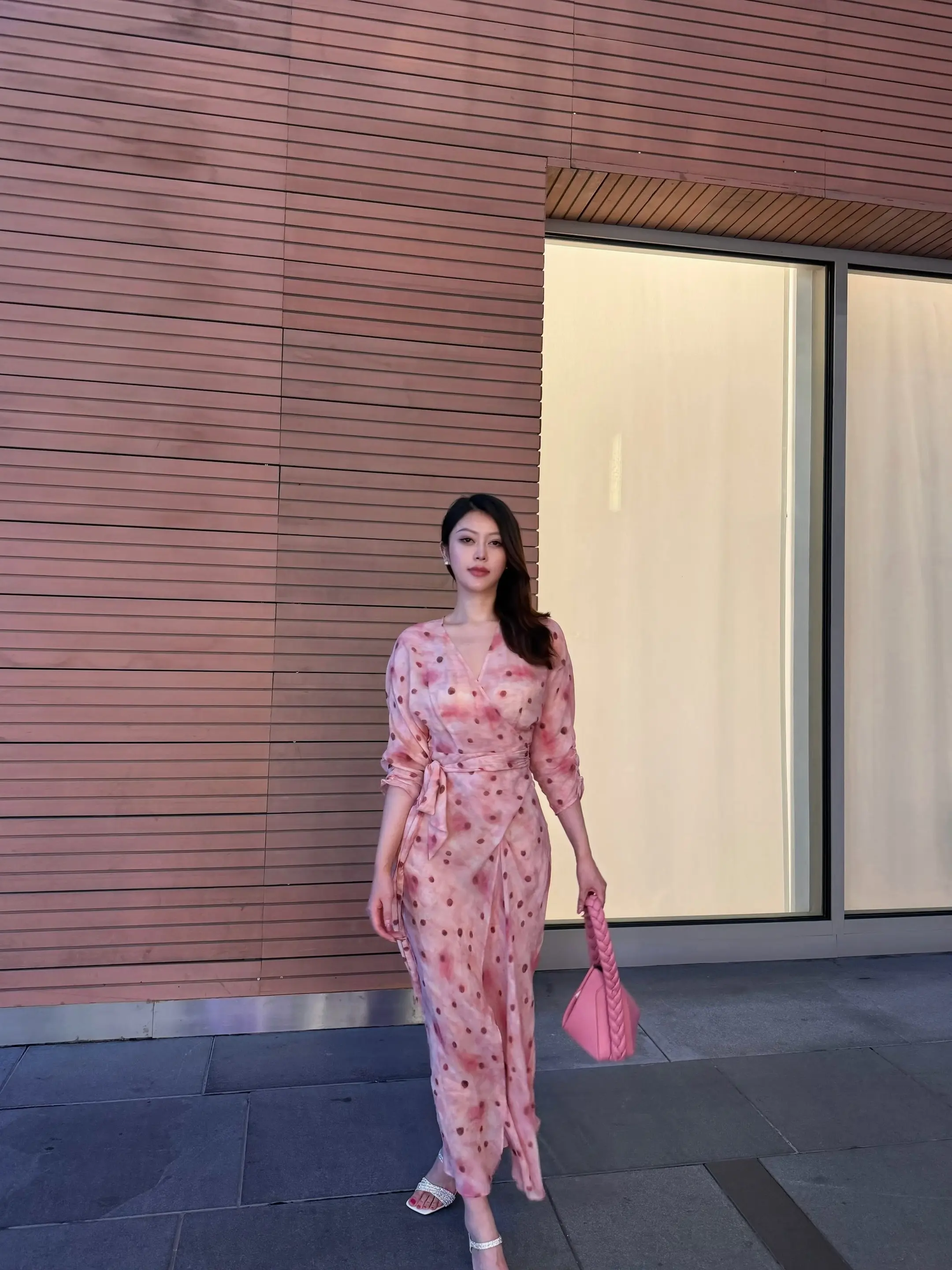 人间水蜜桃，超级显白显身材