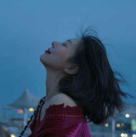 曲曲折折的路总有它的道理，只希望最后一页是花开万里。 