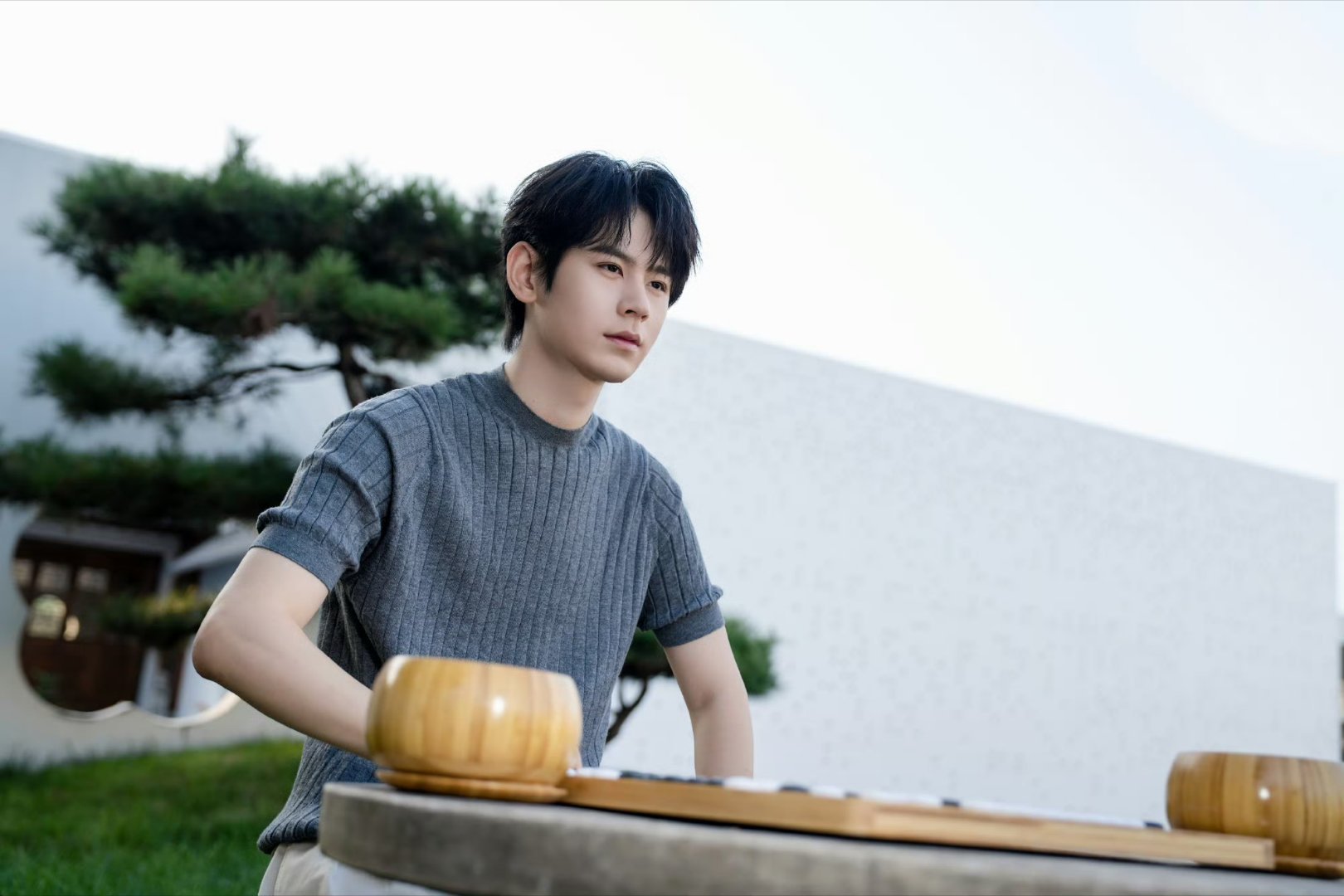 无畏NoFear 🍑前路皆坦荡山海亦无畏 像星辰坠落大海，像烟火燃向黑夜，像清
