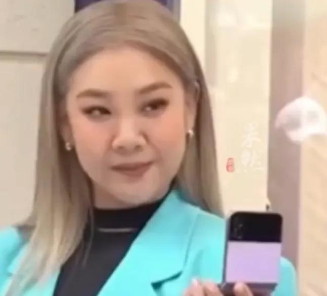 她的成长真的很不容易，很辛苦，恶语伤人六月寒，请不要伤害她[害羞]现在的消息真假