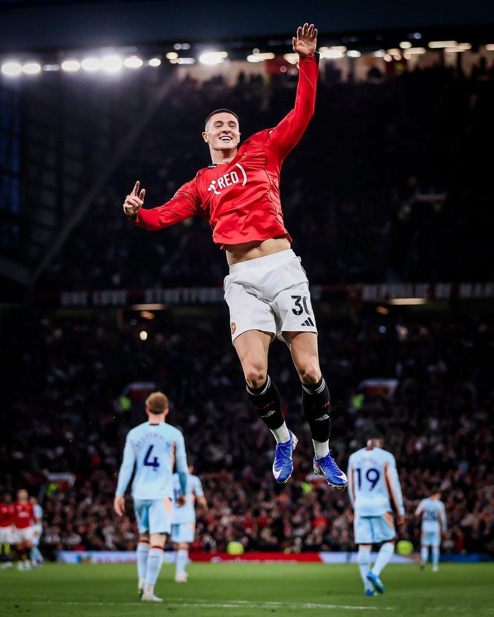 曼联2比1布伦特福德登陆英超即爆发，谢什科加盟曼联首季攻入10粒联赛进球。 