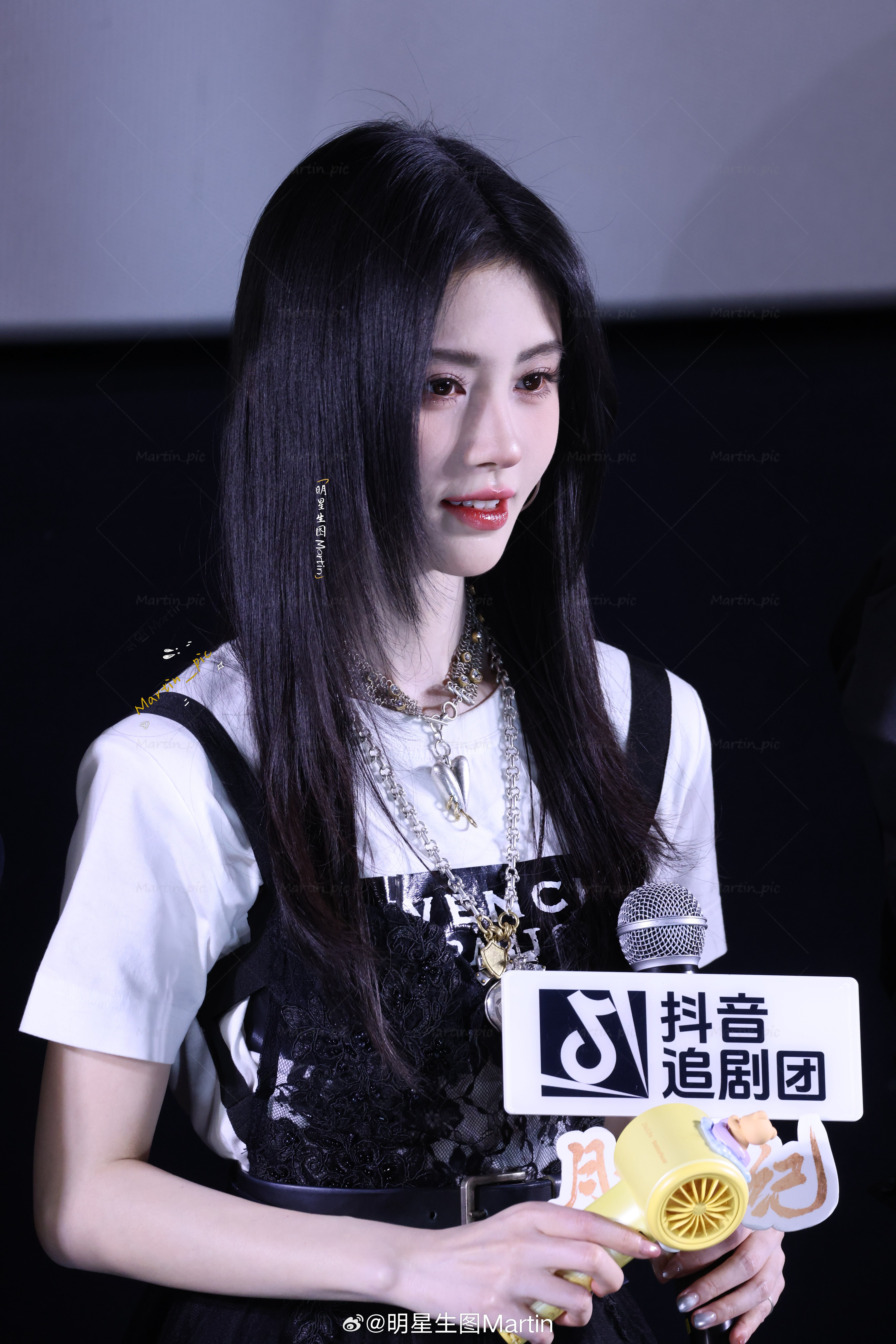 鞠婧祎鞠婧祎曾舜晞陈都灵田嘉瑞上班路透鞠婧祎 你是不是想陷害姐姐鞠婧祎 鞠婧祎 