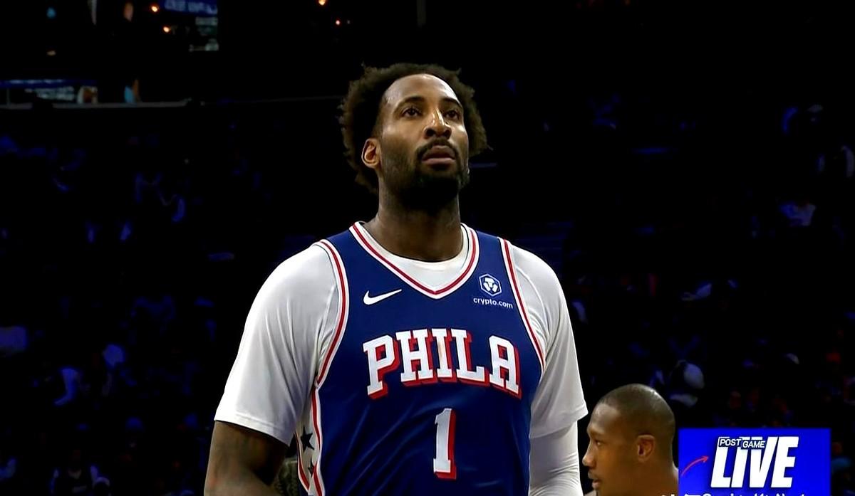 76人中锋德拉蒙德真是极度的自信！今天赢快船赛后聊三分，他眼睛发亮说空位就能投进