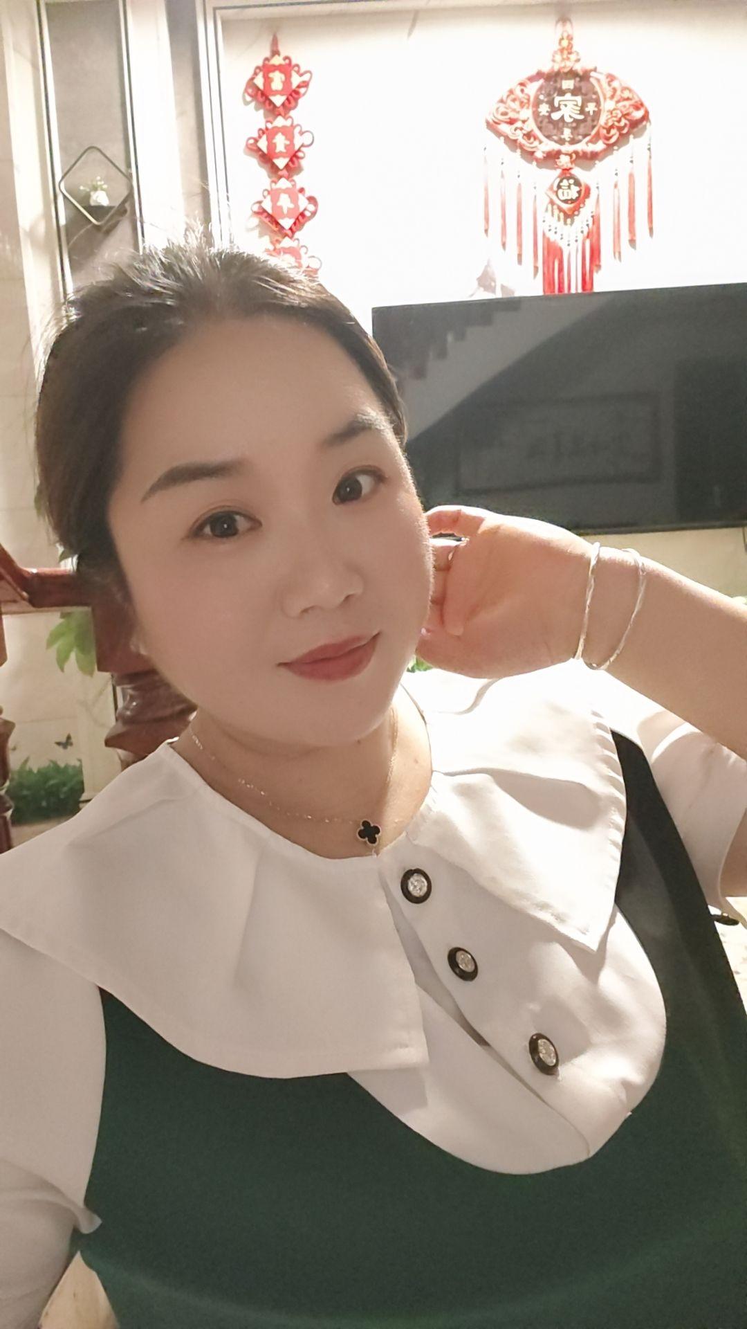 老歌依然好听，可是青春再也回不去了，时间带走了我千变万化的模样