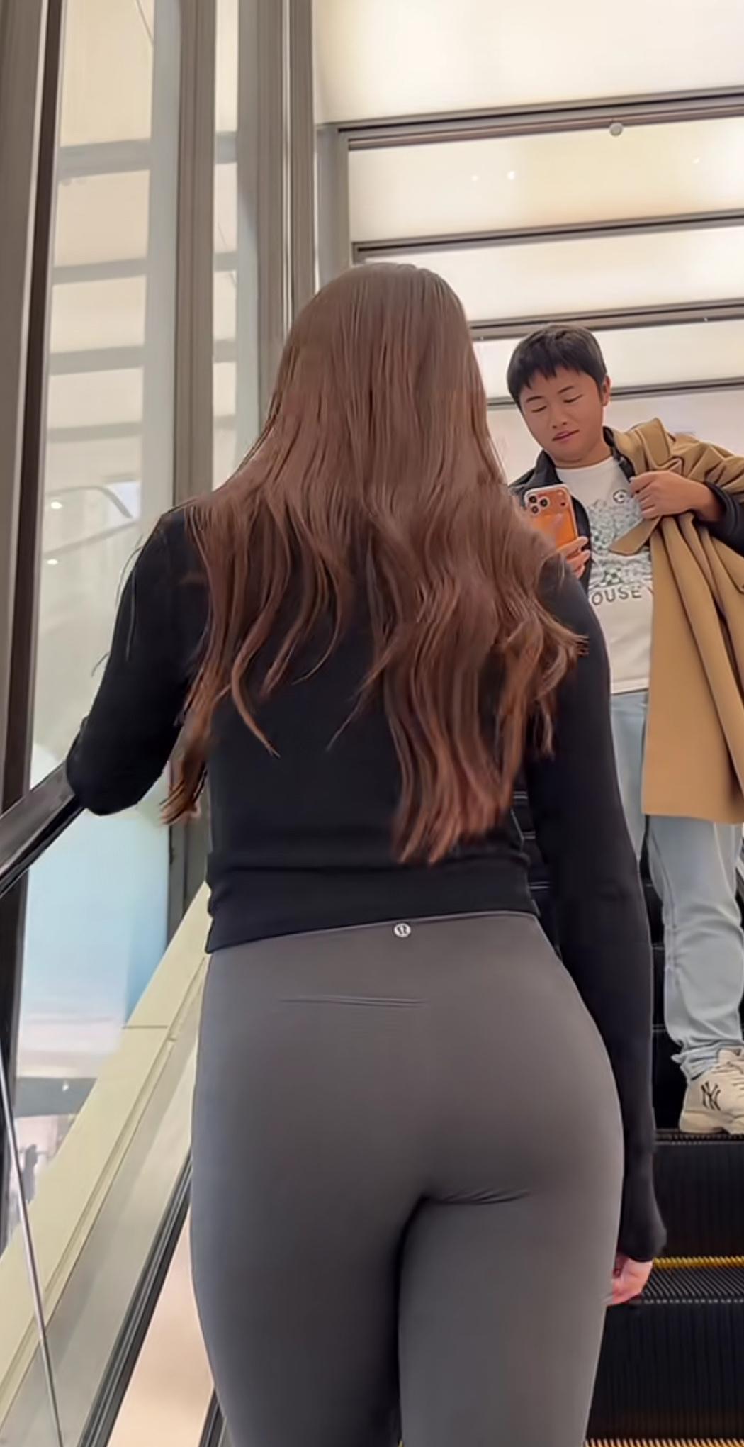 太明目张胆了吧[机智]