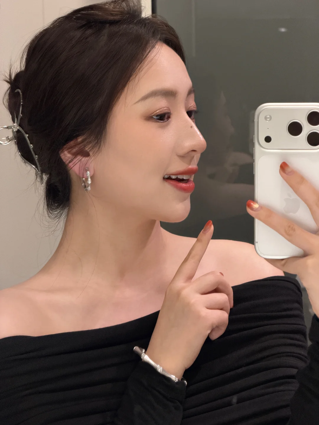 扎头发还是披头发