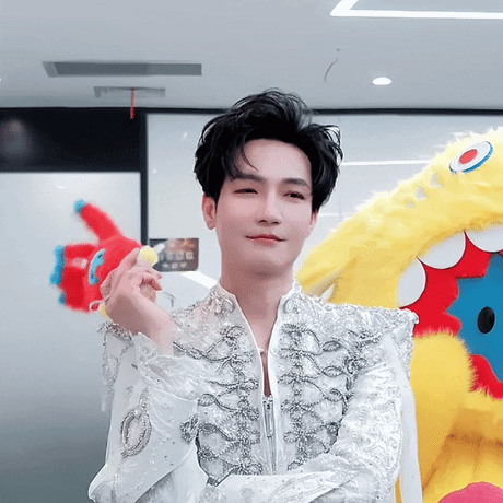 陈楚生南昌演唱会有惊喜嘉宾啊，太好了[大笑]！
看着这长长的报批歌单。每一首都想