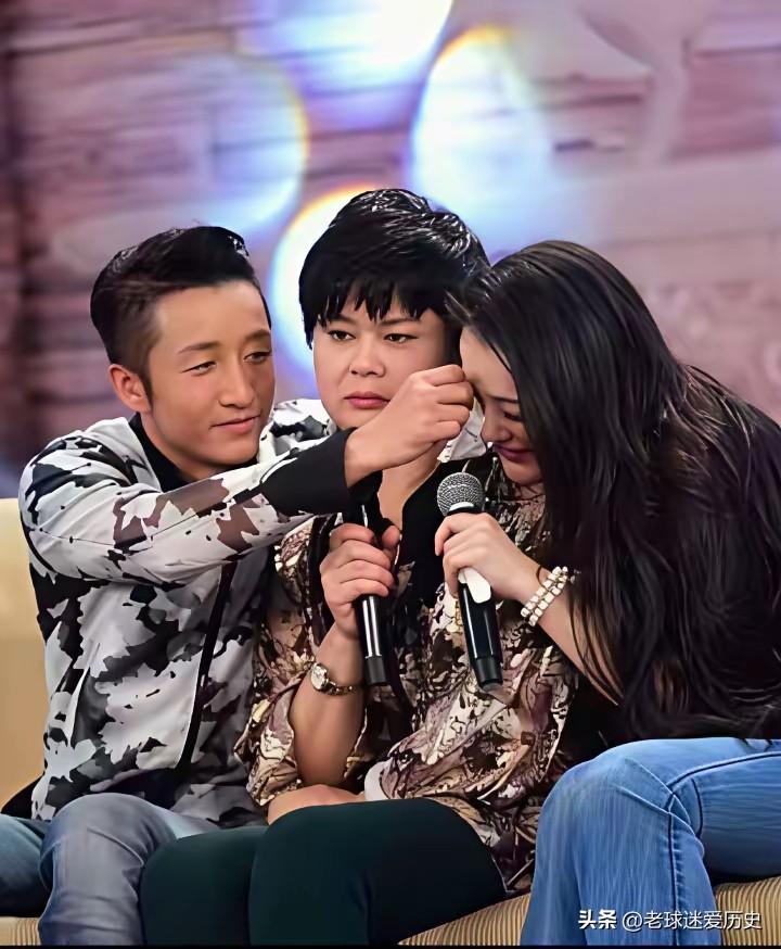 看得出来，冉莹跟着邹拳王受了很大的委屈，丈母娘也是满脸不悦啊！