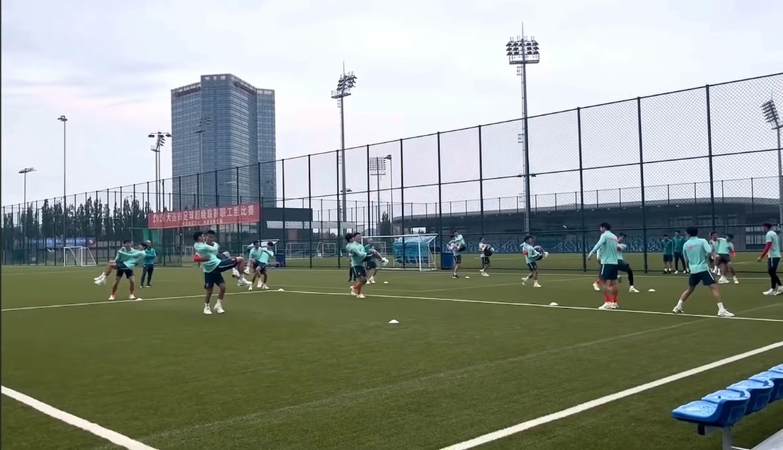 就这样热火朝天公主抱了起来 