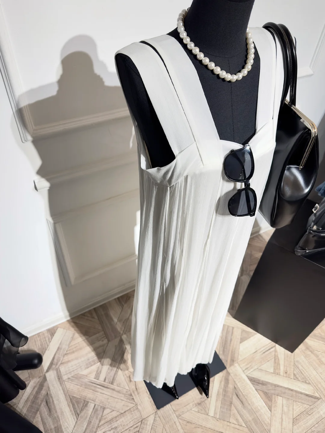 精奢风极简连衣裙