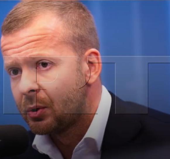 拉脱维亚最近的语言政策让不少讲俄语的人犯了难，母语被赶出校园，只能在厨房里讲。