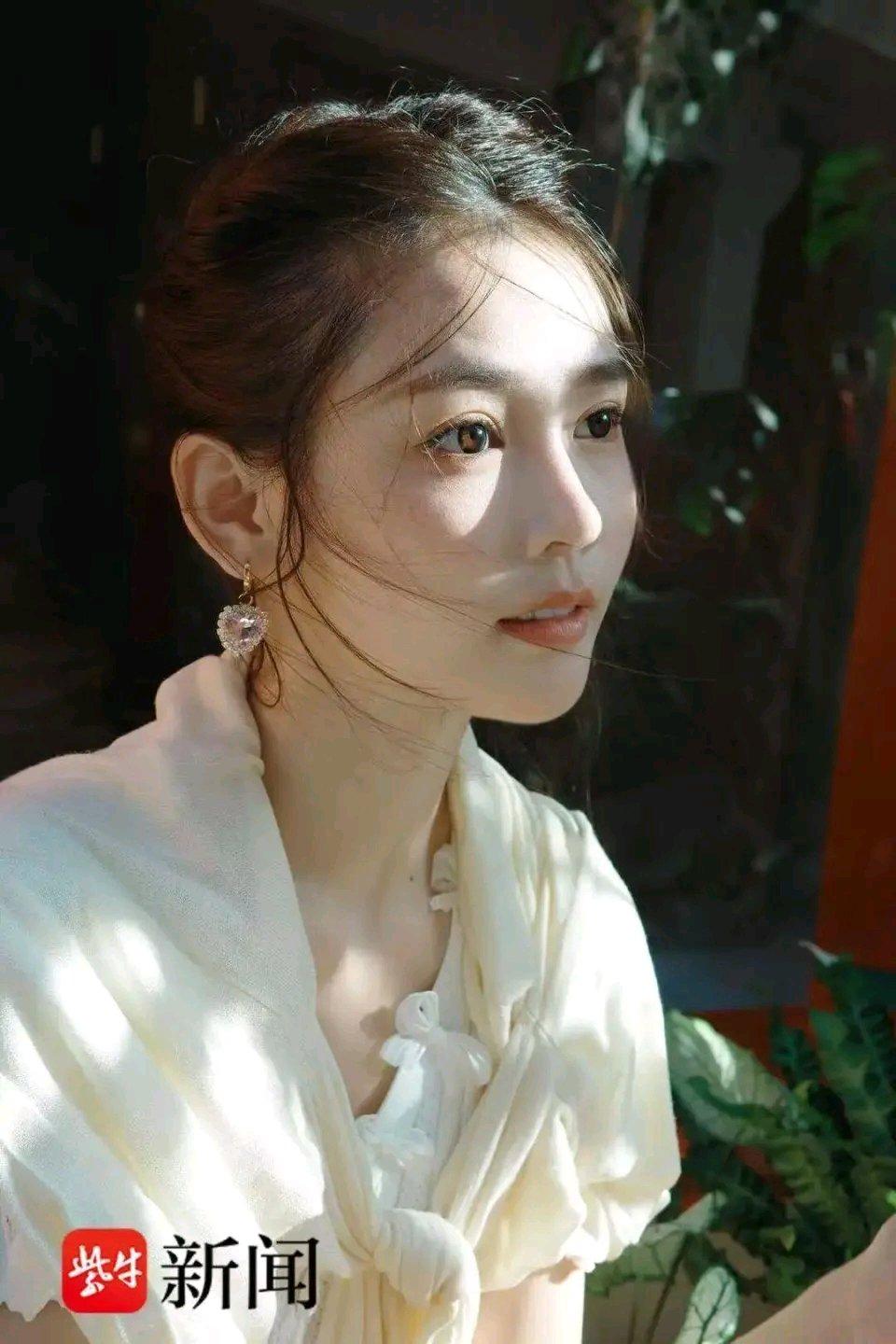 这已婚两娃百万女主播被控诈骗 2500 万的事儿，简直比剧还精彩！女主播魏莹虚构