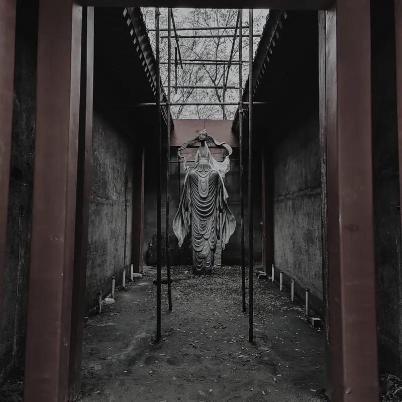 观史知今：轮回里的人间真相
中华上下五千年，历史如长河奔涌，看似日新月异，实则循