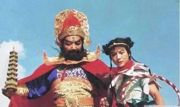 哪吒被称为为三太子，可从来没人喊金吒木吒为太子或者二太子，况且哪吒他爹李靖也不是