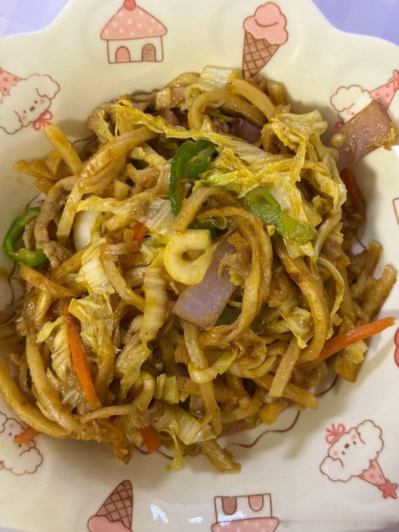 今天的鱼香肉丝炒饼成功了摩登兄弟[超话] 老大吃饭没？ ​​​