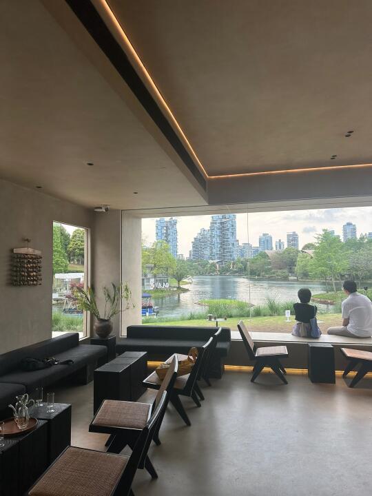 成都公园，无论晴天阴天都能让人逛一整天。