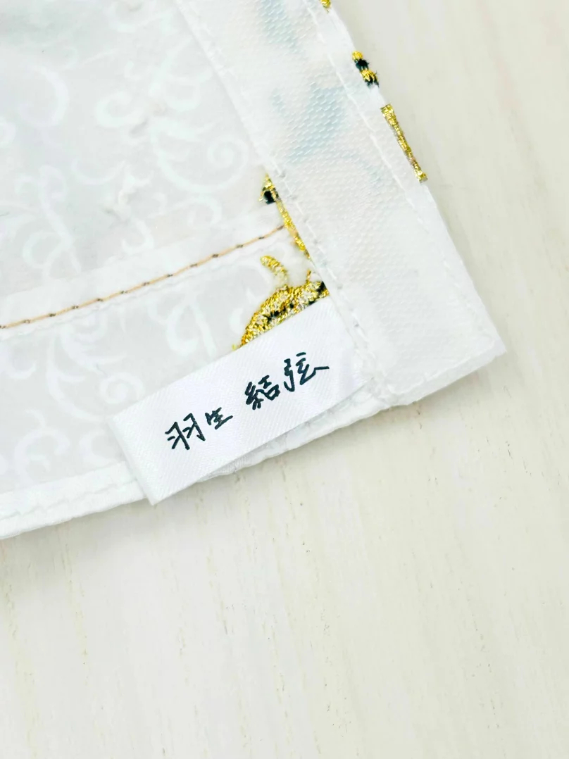 啊啊啊新的合照 亲笔信和细节图也来了原来噗的身上还有换装服装上都有孩子亲笔签名和