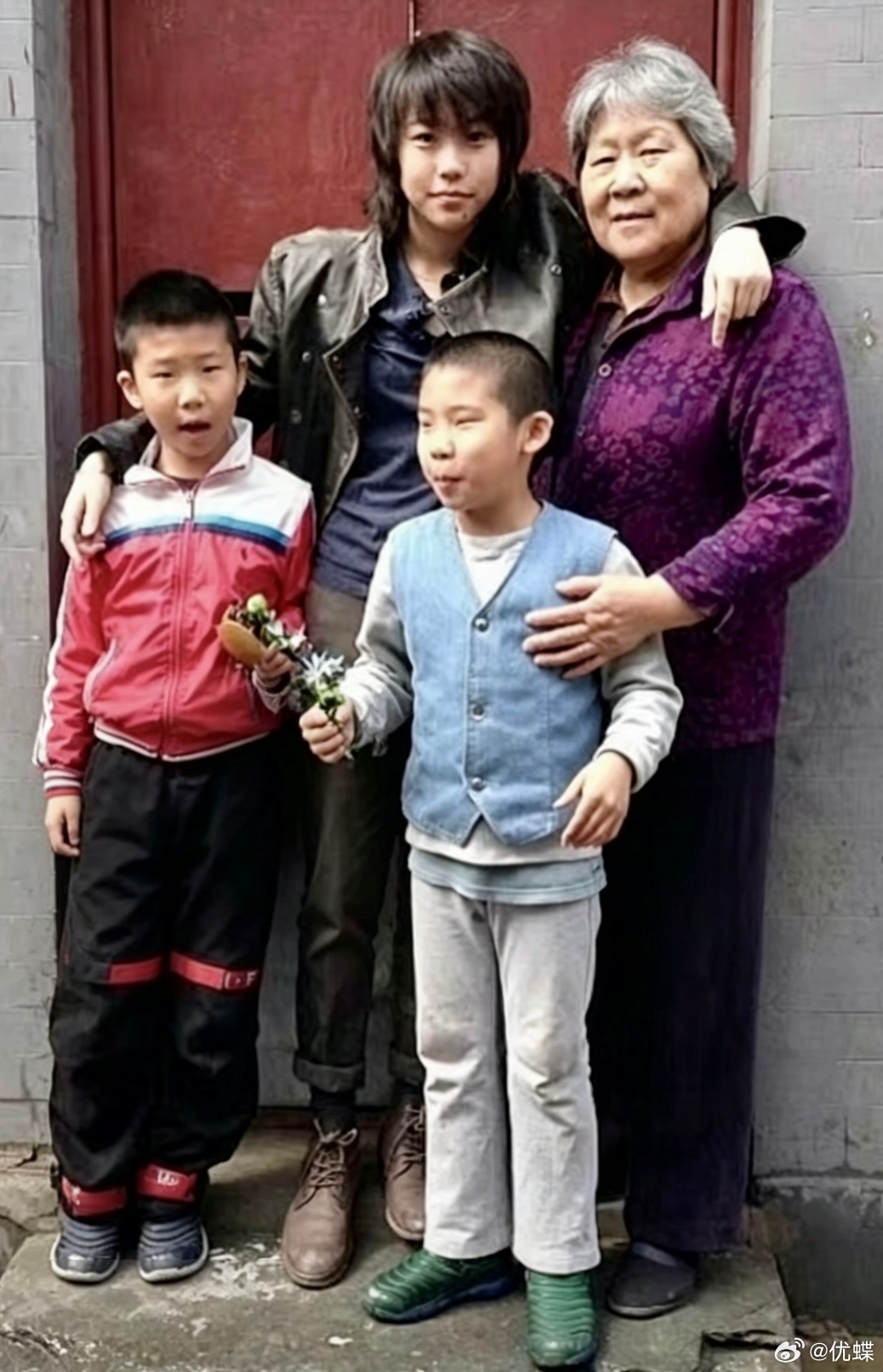 “‘音乐英雌’时间”，艾敬，还有窦靖童和奶奶以及两个堂弟…… 