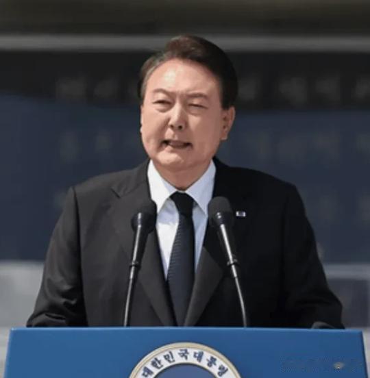 韩国怎么出了个这么玩意？奴性十足！
尹锡悦又出最新惊人语录！
他说英国和法国都曾