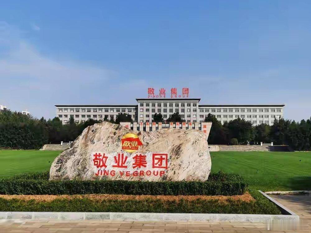 强盗抢劫这是装都不装了！就在本周，英国首相斯塔默正式宣布，将通过新立法把英国钢铁