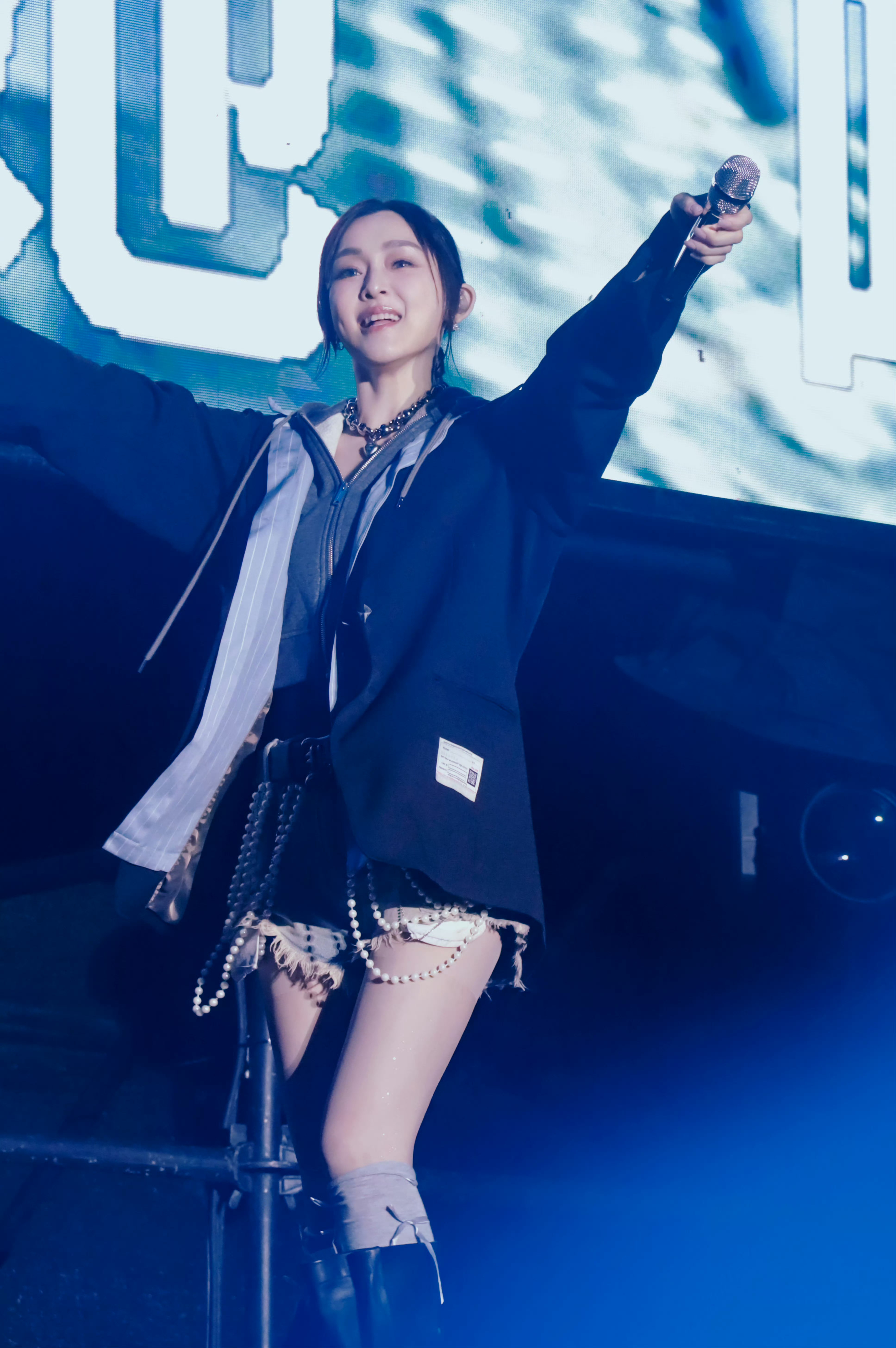 范玮琪[超话]  【ins更新】「最近的演出碎片🥰🥰🥰 真的好珍惜每一個舞