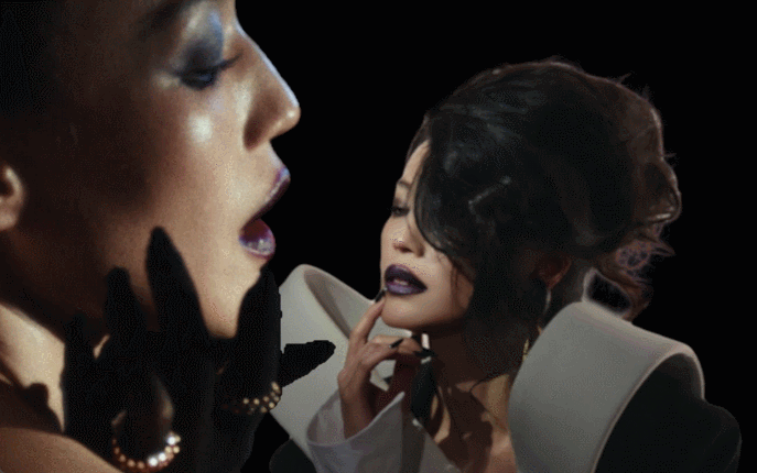 舒淇狂野猎豹大片舒淇身上穿了个豹子 不愧是舒淇，驾驭豹纹太轻松了，这组狂野猎豹大